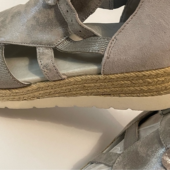 Silver wedge, heel sandals - Picture 3 of 4